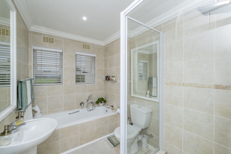 3 Bedroom Property for Sale in Pinehurst Western Cape